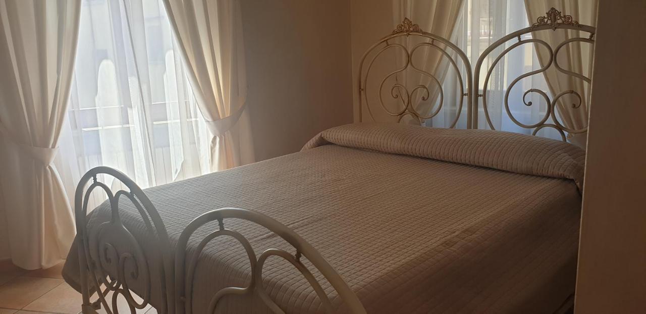 Ivana Sweet House เดเซนซาโนเดลการ์ดา ภายนอก รูปภาพ